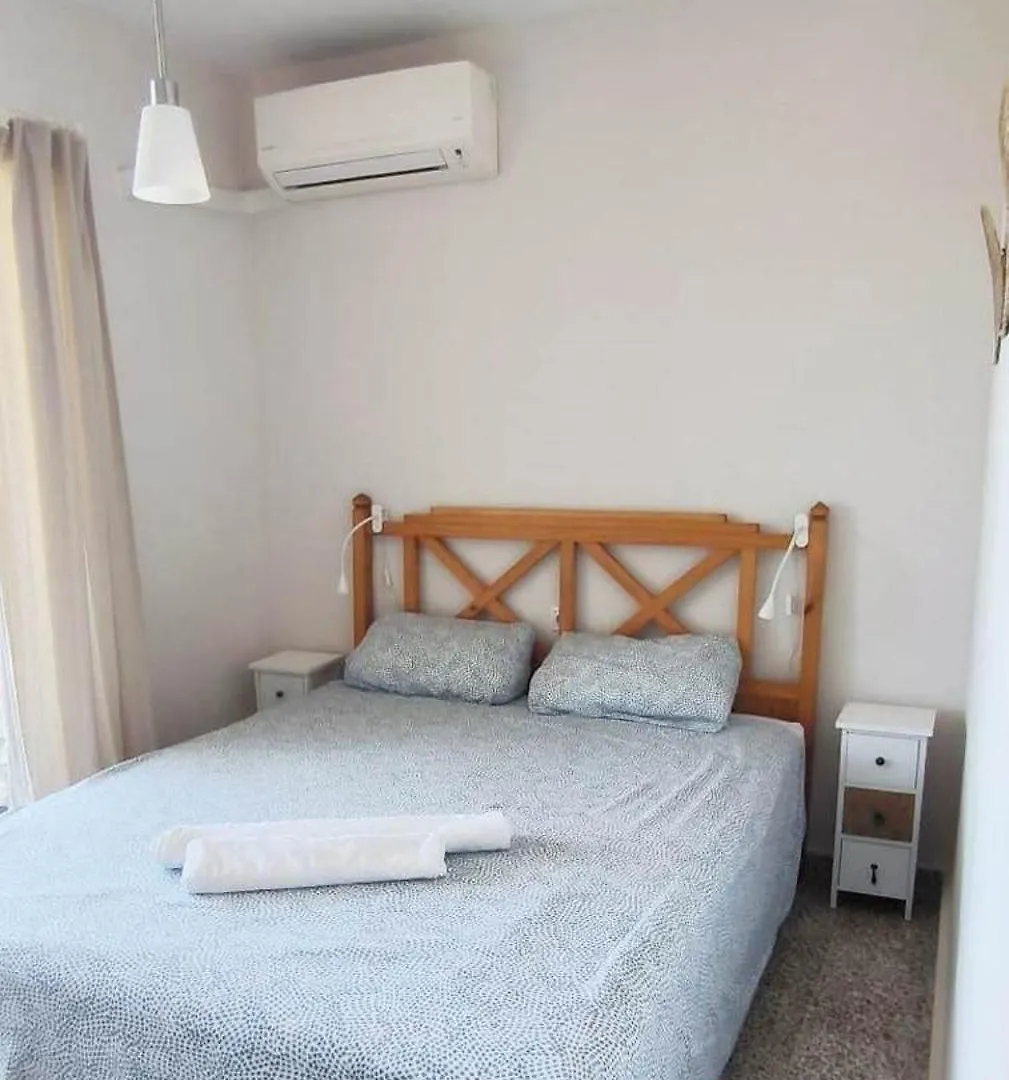 Luminoso Apartamento Playa Torrecilla. Con Piscina Nerja